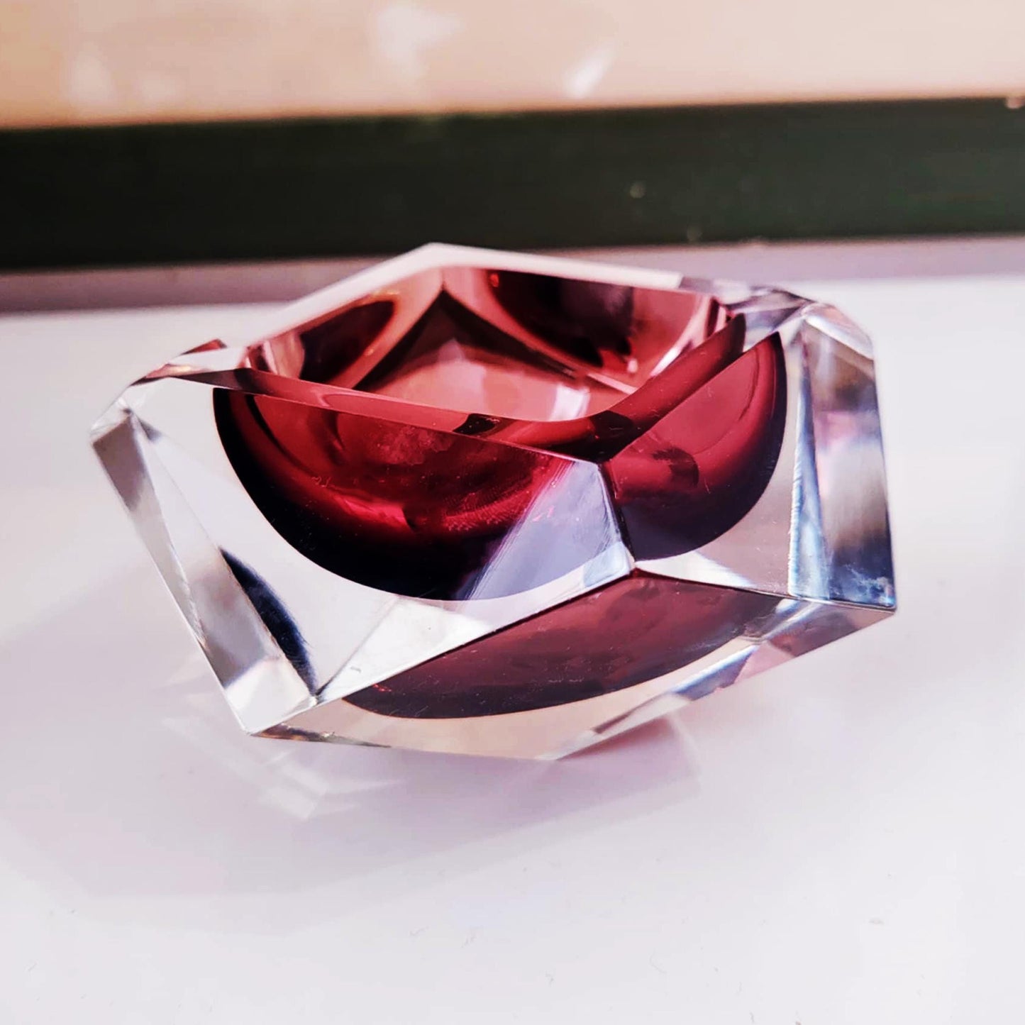 1960s Stunning Purple Ashtray or Catch-all in Murano Glass by Flavio Poli for Seguso.