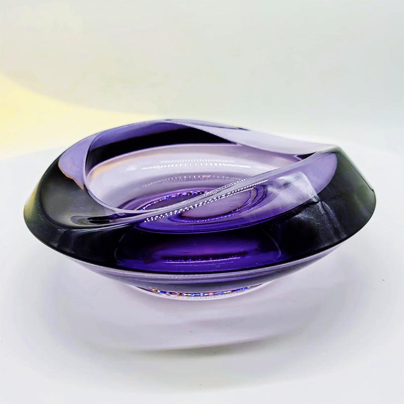 1960s Big Purple  Ashtray or Catch-all in Murano Glass. 17,5 cm. Made in Italy.
