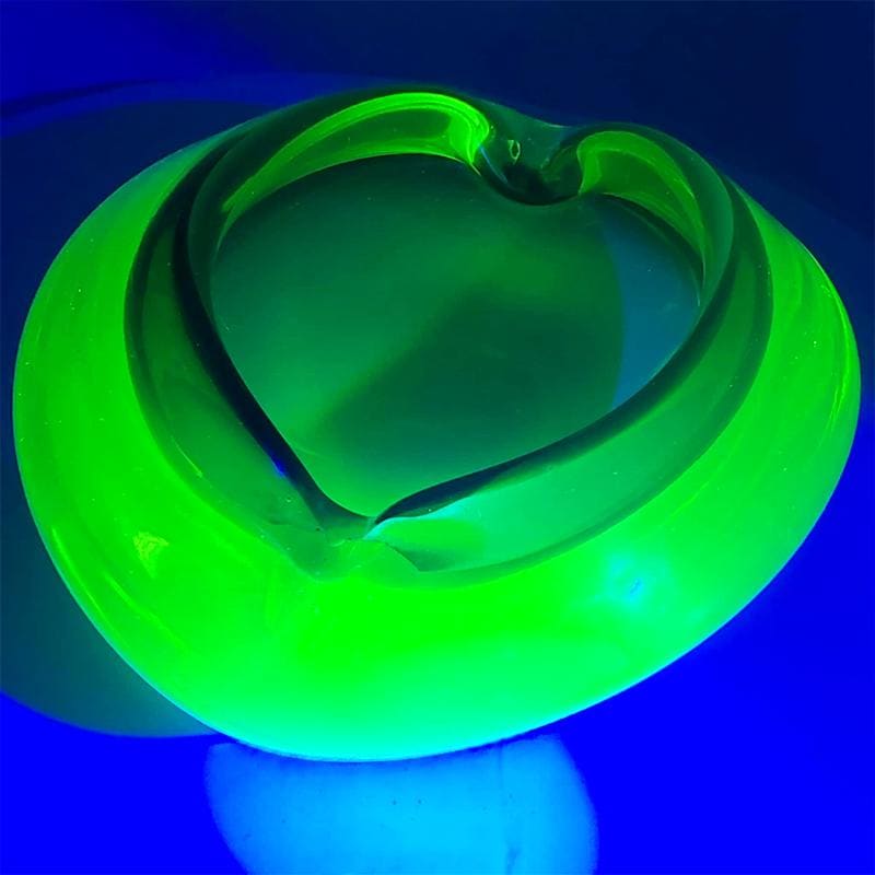 1960s Big Rare Ashtray in Uranium Murano Glass. Made in Italy.