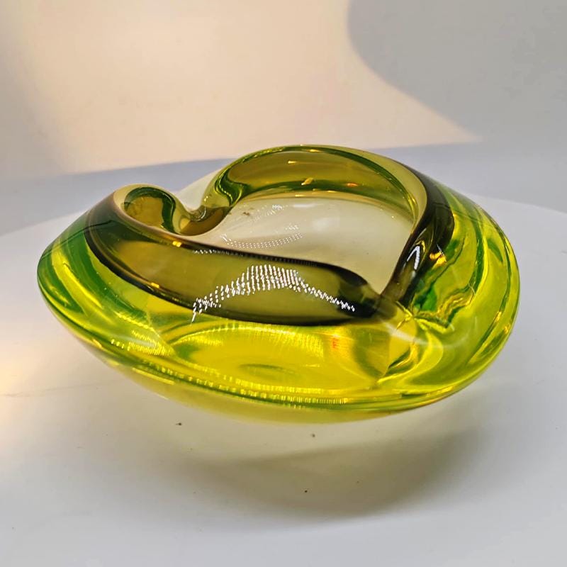 1960s Big Rare Ashtray in Uranium Murano Glass. Made in Italy.