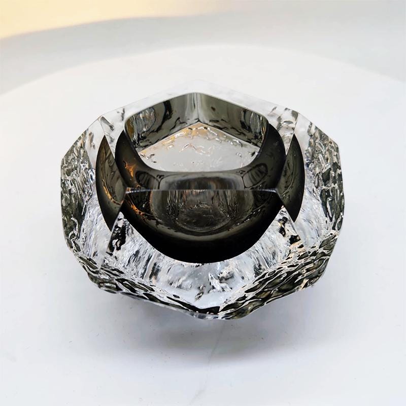 1960s Stunning Ashtray or Catch-all in Murano Glass by Flavio Poli for Seguso. Made in Italy.