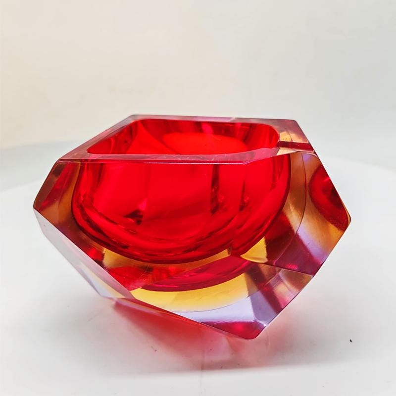 1960s Asymmetric  Ashtray or Catch-all in Murano Glass by Flavio Poli for Seguso. Made in Italy.