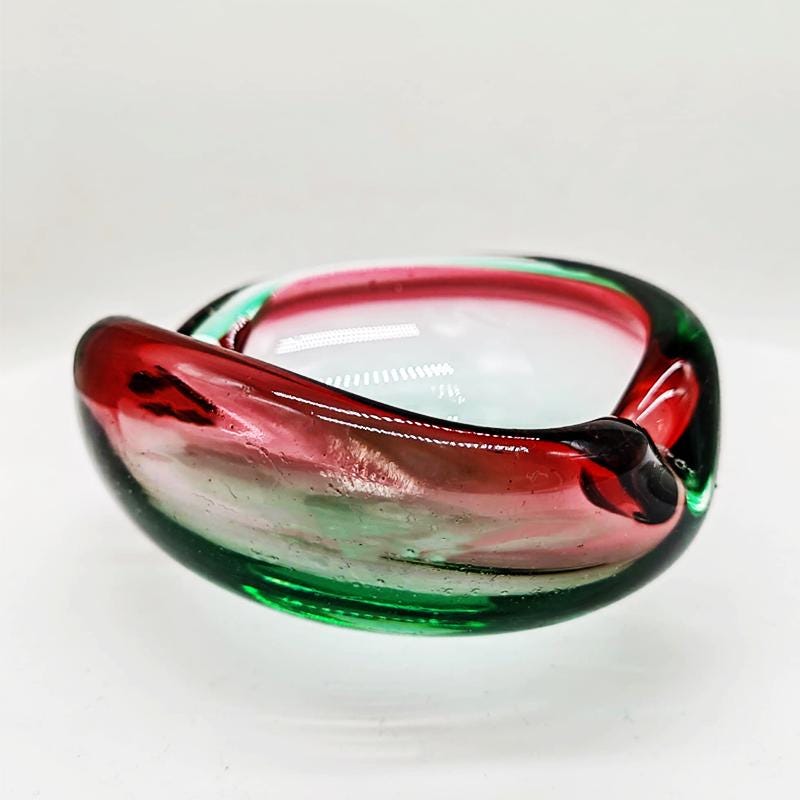 1960s Pink and Green Ashtray or Catch-all in Murano Glass. Made in Italy.