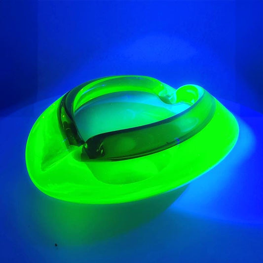 1960s Big Rare Ashtray in Uranium Murano Glass. Made in Italy.