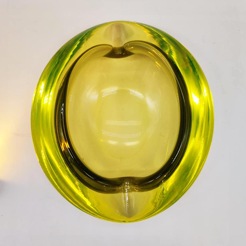 1960s Big Rare Ashtray in Uranium Murano Glass. Made in Italy.