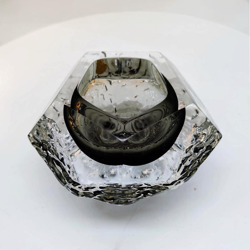 1960s Stunning Ashtray or Catch-all in Murano Glass by Flavio Poli for Seguso. Made in Italy.