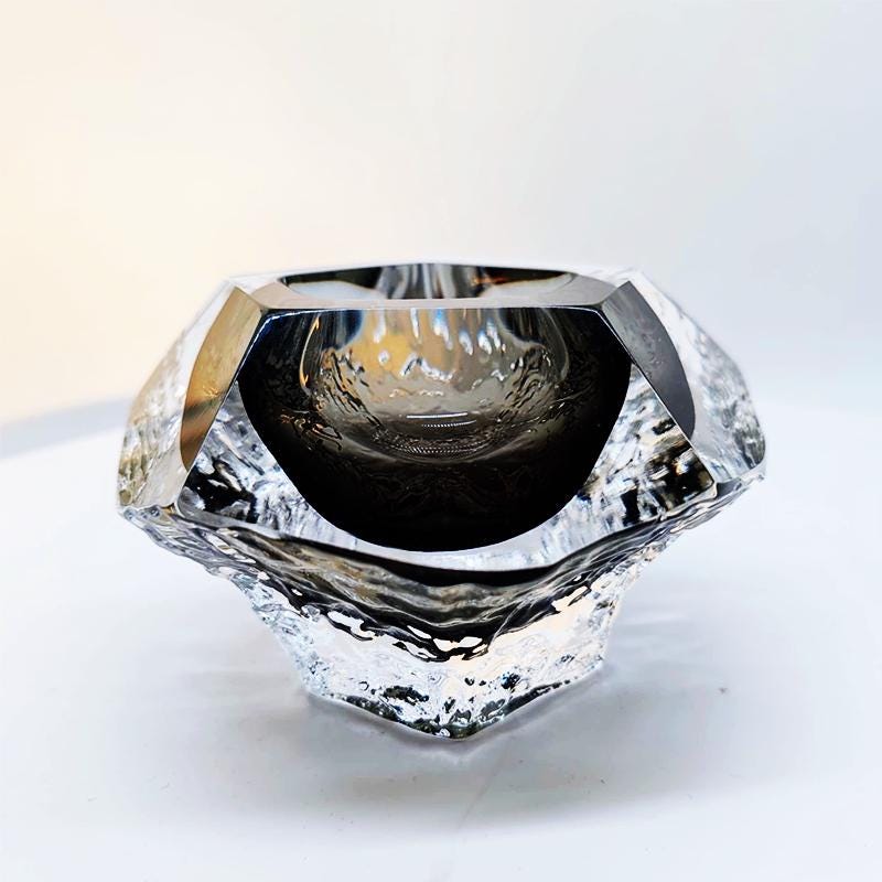 1960s Stunning Ashtray or Catch-all in Murano Glass by Flavio Poli for Seguso. Made in Italy.
