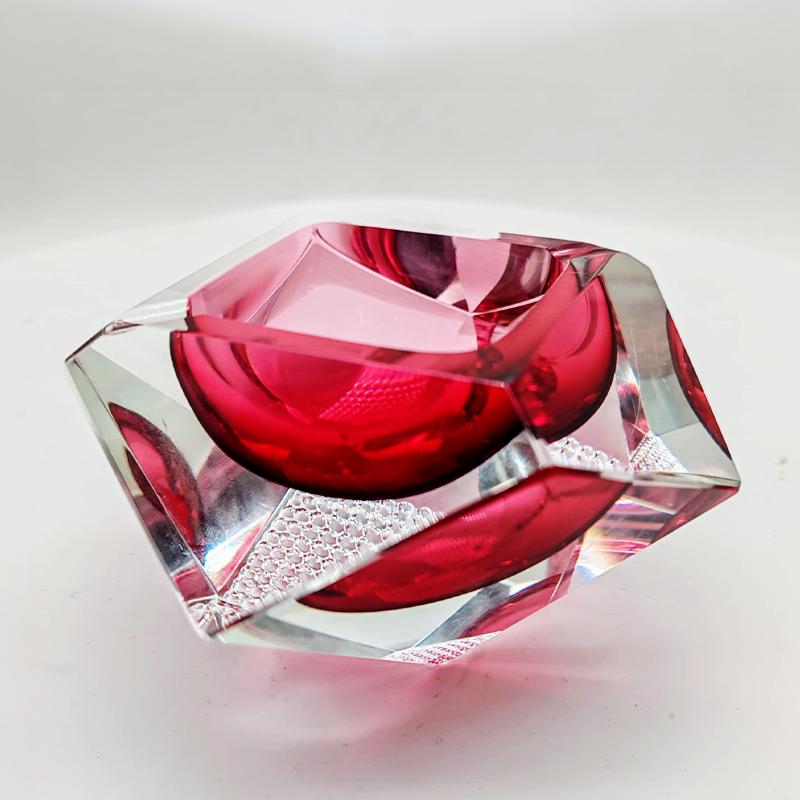 1960s Stunning Pink Ashtray or Catch-all in Murano Glass by Flavio Poli for Seguso.