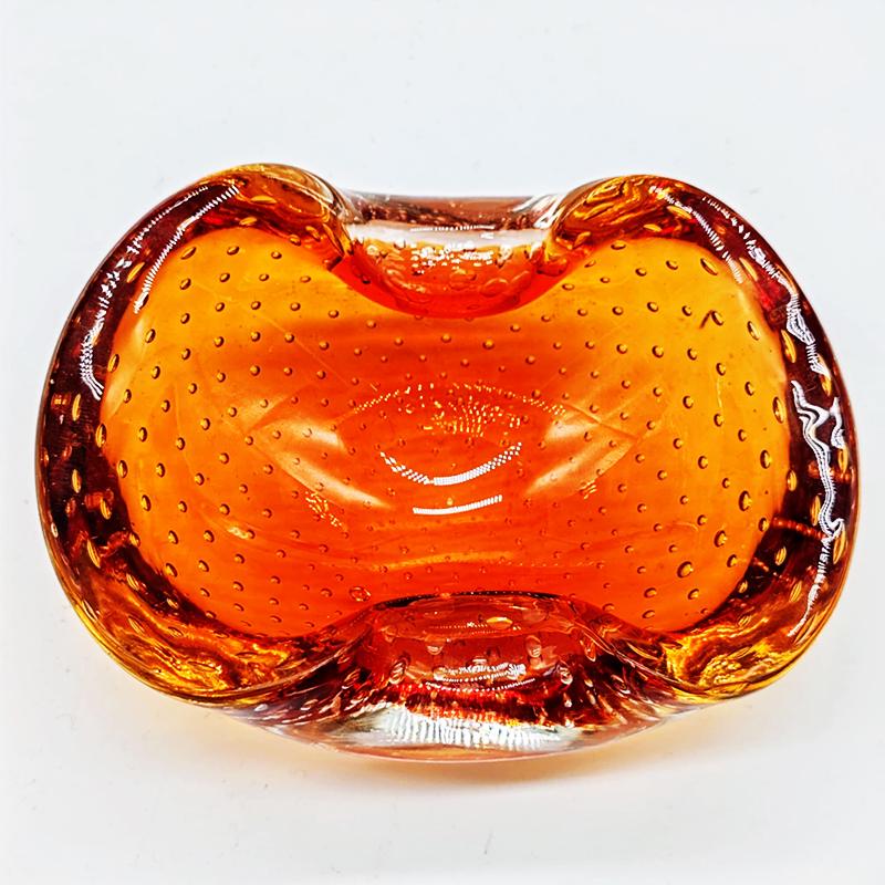 1960s Little size Amber Ashtray or Catch-all in Murano Glass by Flavio Poli for Seguso. Made in Italy.