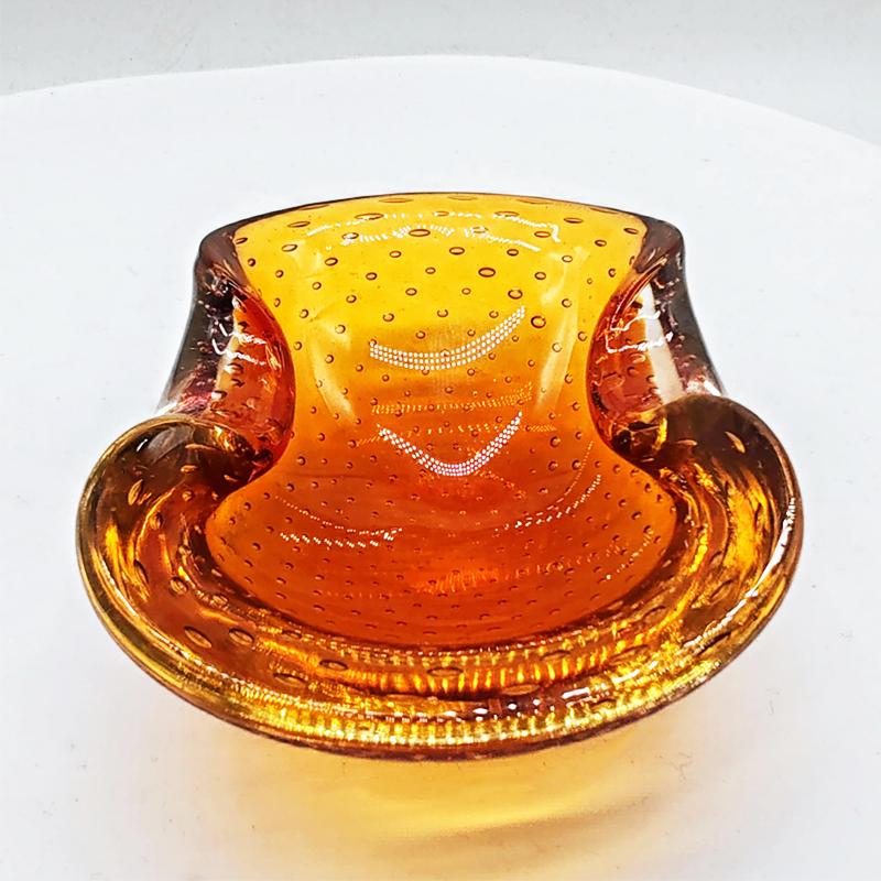 1960s Little size Amber Ashtray or Catch-all in Murano Glass by Flavio Poli for Seguso. Made in Italy.