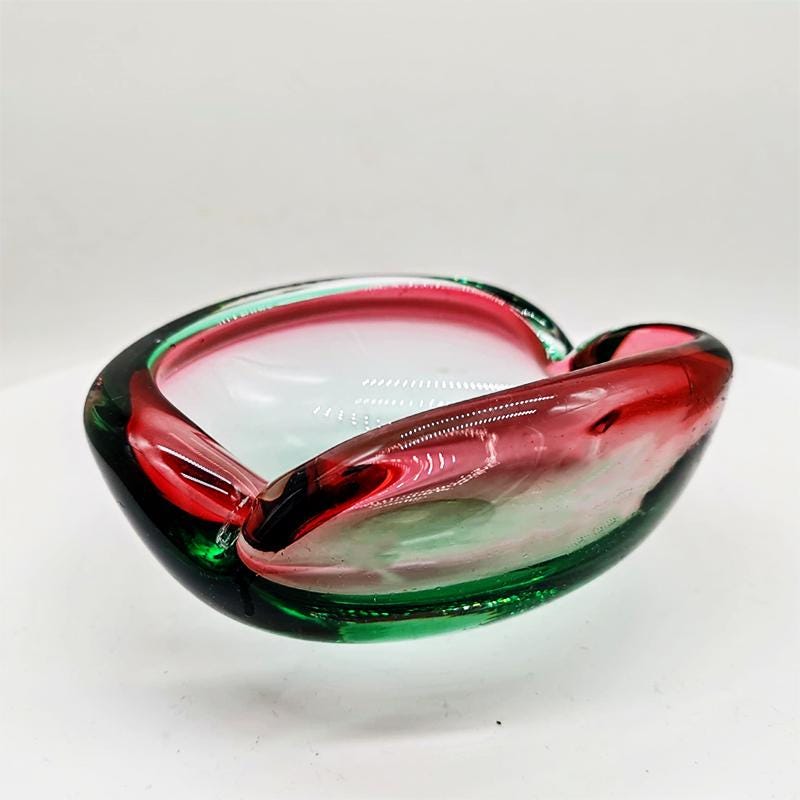 1960s Pink and Green Ashtray or Catch-all in Murano Glass. Made in Italy.