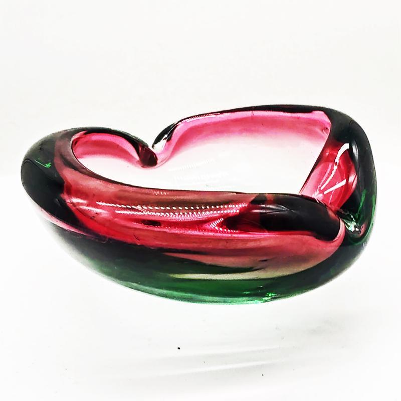 1960s Pink and Green Ashtray or Catch-all in Murano Glass. Made in Italy.