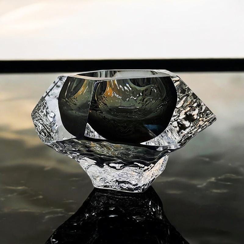 1960s Stunning Ashtray or Catch-all in Murano Glass by Flavio Poli for Seguso. Made in Italy.