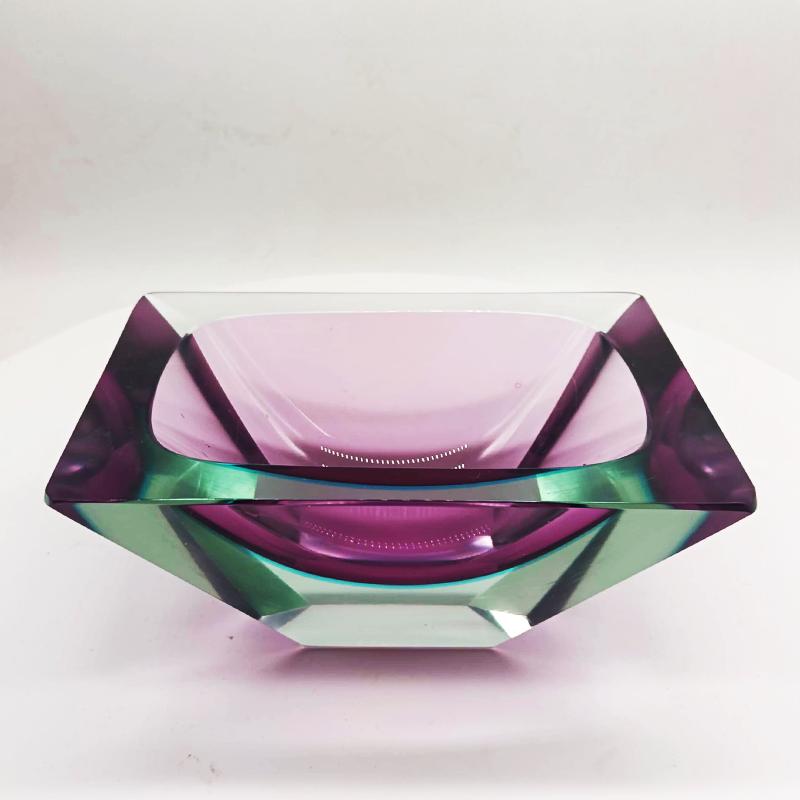 1960s Big Rare Pink  Multifaceted Rectangular Ashtray or Catch-all in Murano by Flavio Poli for Seguso. Made in Italy.