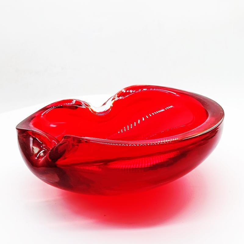 1960s Big Red Ashtray or Catch-all in Murano Glass by Flavio Poli for Seguso. Made in Italy.
