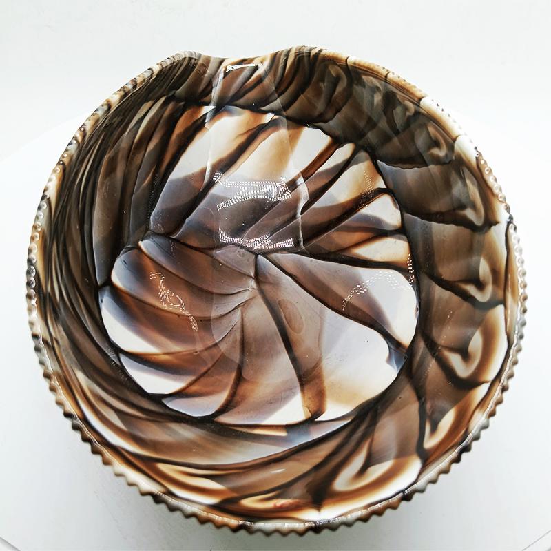 Large Shell Centerpiece / Ashtray / Empty Pocket in hand-worked Murano Art Glass. Made in Italy .  Label - 30 cm. / 11.81 inches.