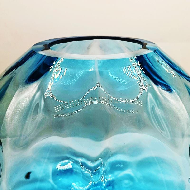 1970s Stunning Vase hand-worker in Murano Glass. Made in Italy