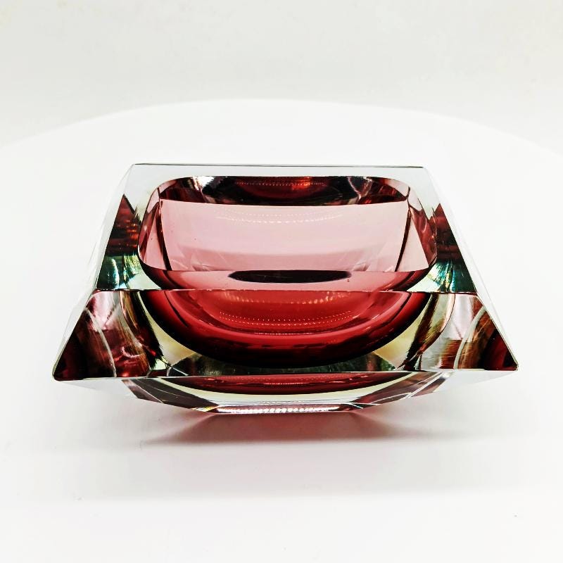 1960s  Purple Rectangular Multifaceted Ashtray or Catch-all in Murano Glass by Flavio Poli for Seguso. Made in Italy.