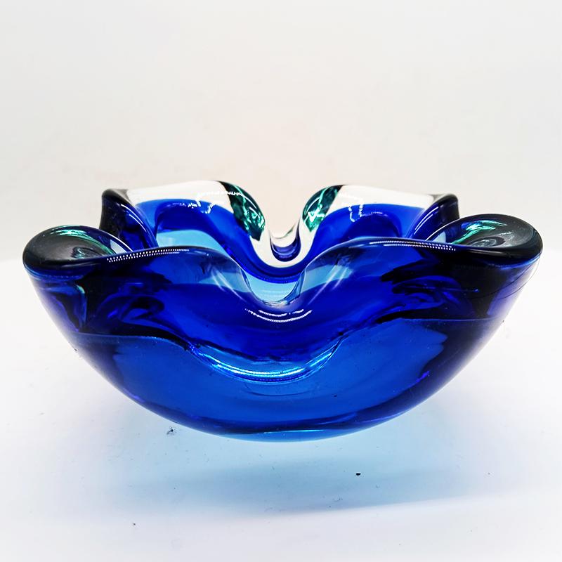 1960s Blue Ashtray or Catch-all in Murano Glass by Flavio Poli for Seguso. Made in Italy.