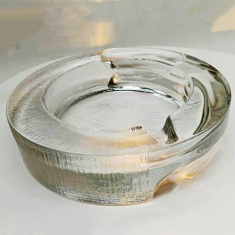1970s Big  Ashtray by Fabio Frontini for Arnolfo di Cambio in Lead Crystal, Azteca Collection. 20 cm. / 7.87 inches.