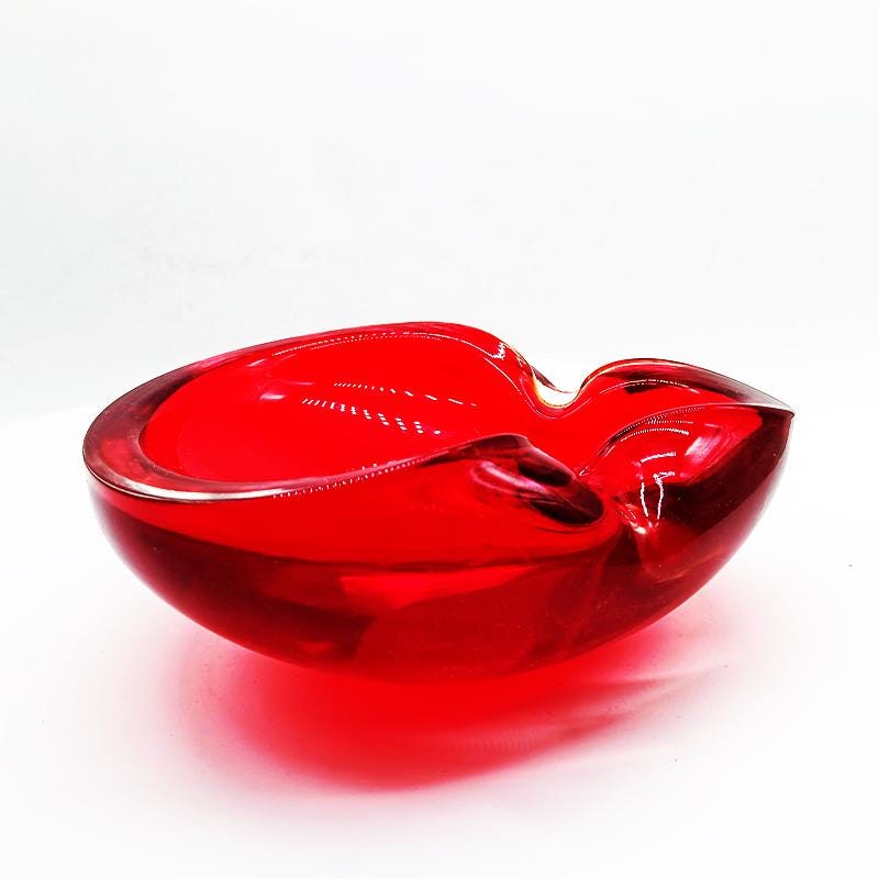 1960s Big Red Ashtray or Catch-all in Murano Glass by Flavio Poli for Seguso. Made in Italy.