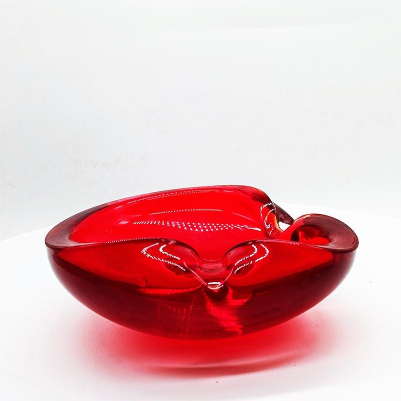 1960s Big Red Ashtray or Catch-all in Murano Glass by Flavio Poli for Seguso. Made in Italy.