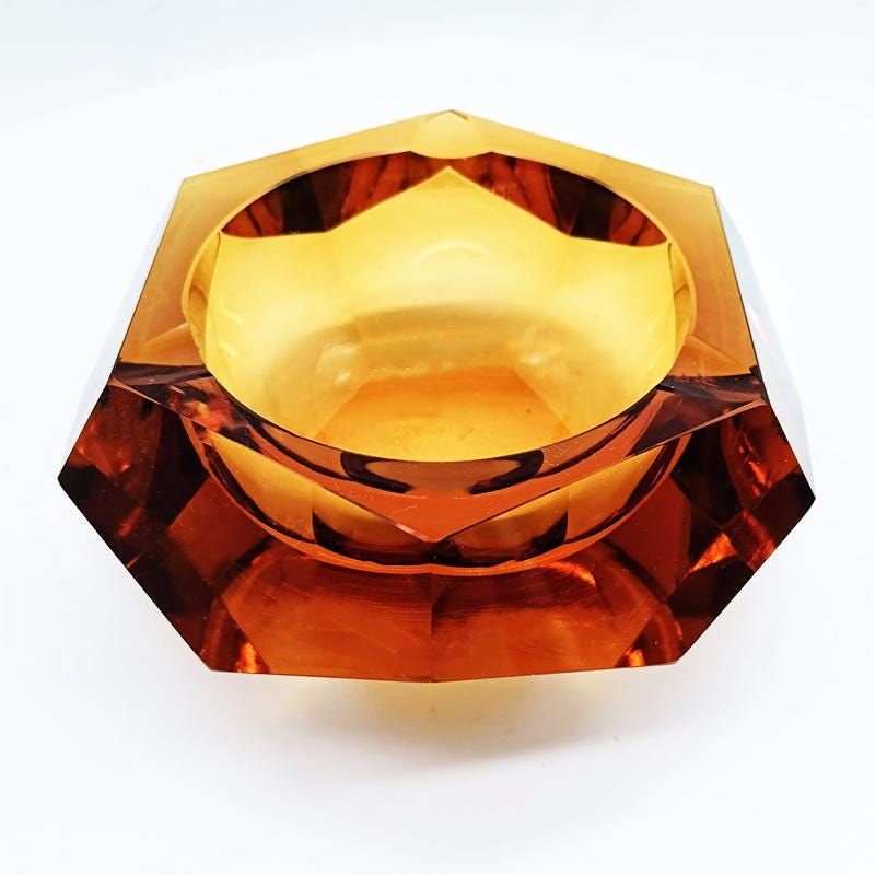 1960s Amber Multifaceted Ashtray or Catch-all in Murano Glass. Made in Italy.