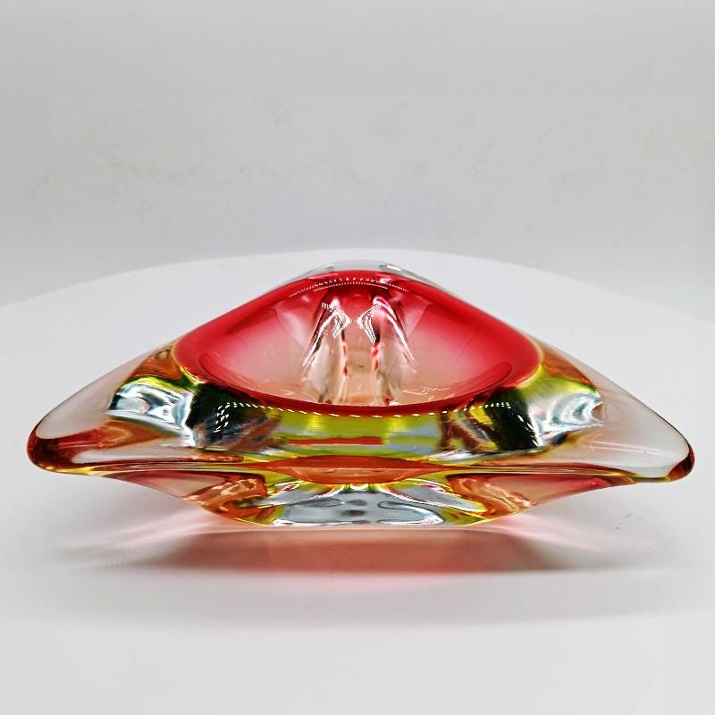 1960s Stunnning Big Triangular Ashtray or Catch-all in Murano Glass. Made in Italy.