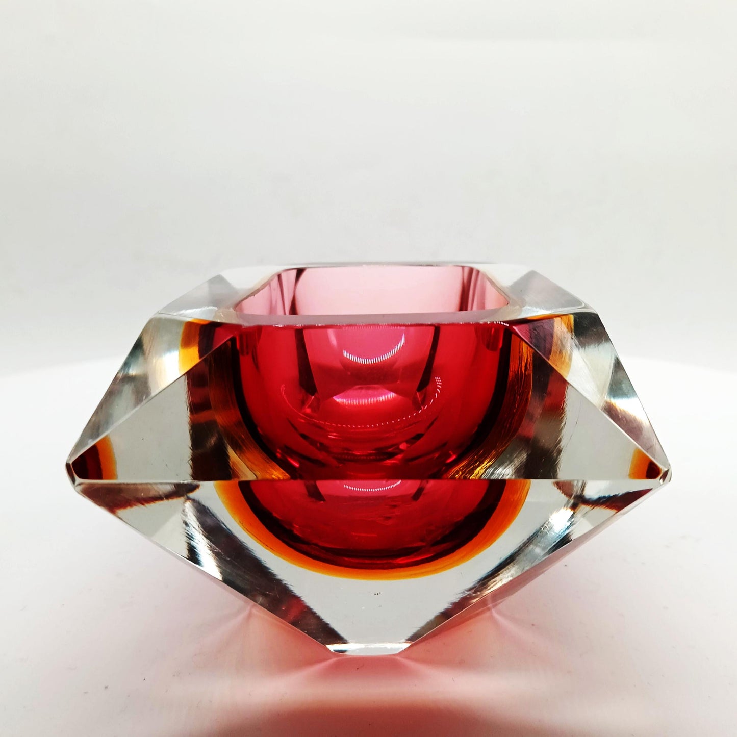1960s Pink Rectangular Multifaceted Ashtray or Catch-all in Murano Glass by Flavio Poli for Seguso. Made in Italy.