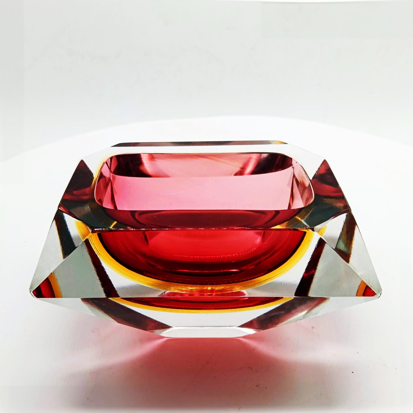 1960s Pink Rectangular Multifaceted Ashtray or Catch-all in Murano Glass by Flavio Poli for Seguso. Made in Italy.