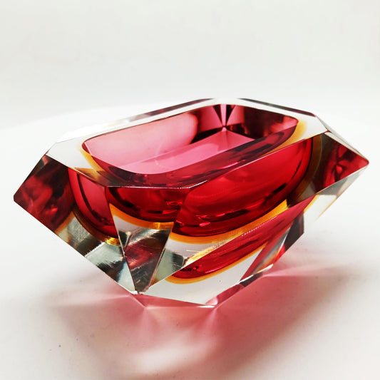 1960s Pink Rectangular Multifaceted Ashtray or Catch-all in Murano Glass by Flavio Poli for Seguso. Made in Italy.