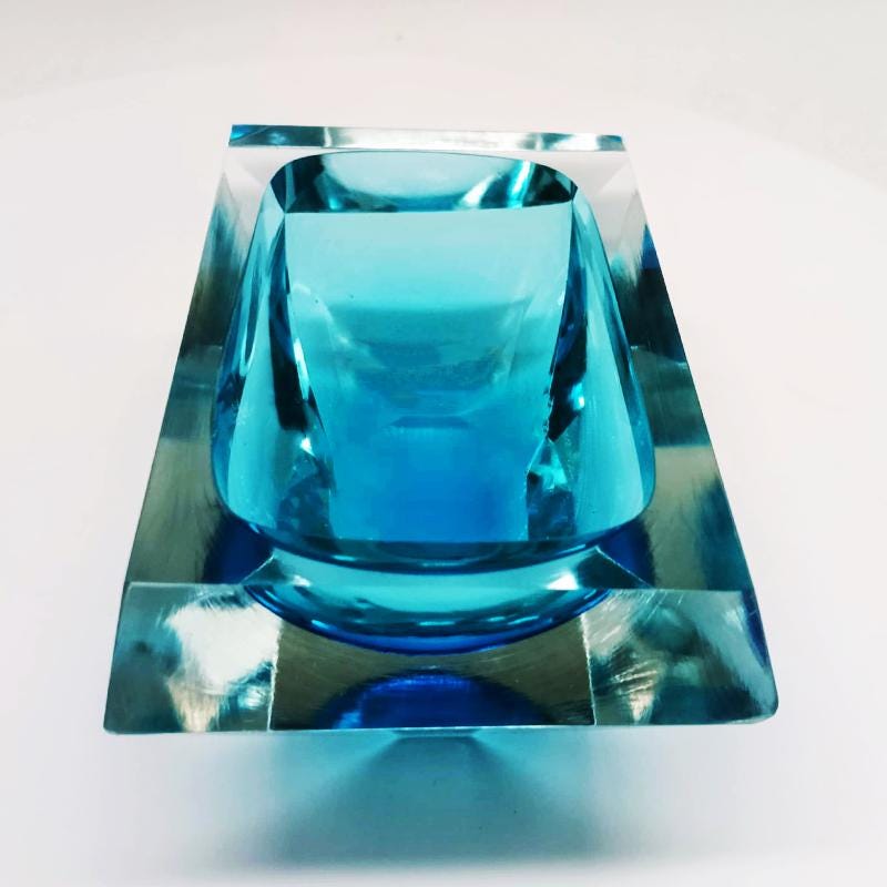 1960s Stunning Rectangular Multifaceted Ashtray or Catch-all in Murano Glass by Flavio Poli for Seguso. Made in Italy.