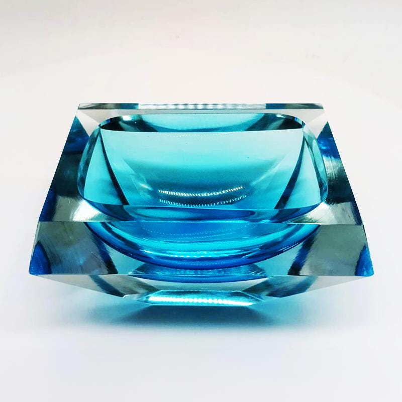 1960s Stunning Rectangular Multifaceted Ashtray or Catch-all in Murano Glass by Flavio Poli for Seguso. Made in Italy.