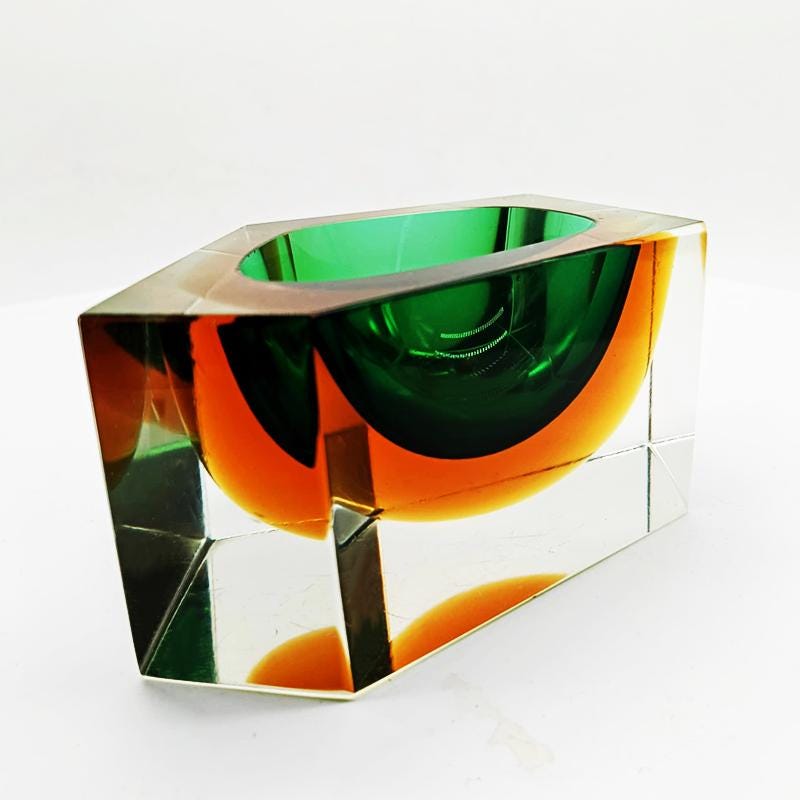 1960s Rare Multifaceted Asymmetrical  Ashtray or Catch-all in Murano Glass by Flavio Poli for Seguso. Made in Italy.