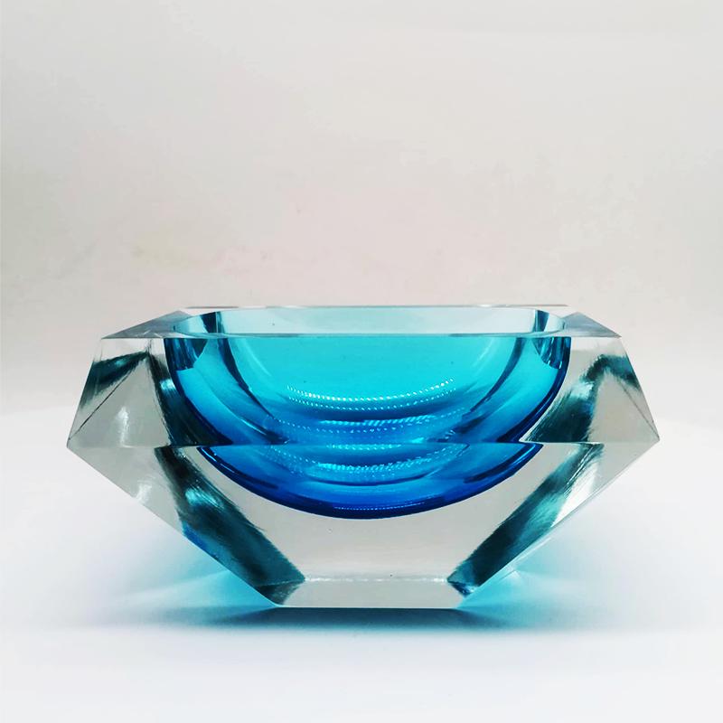 1960s Stunning Rectangular Multifaceted Ashtray or Catch-all in Murano Glass by Flavio Poli for Seguso. Made in Italy.