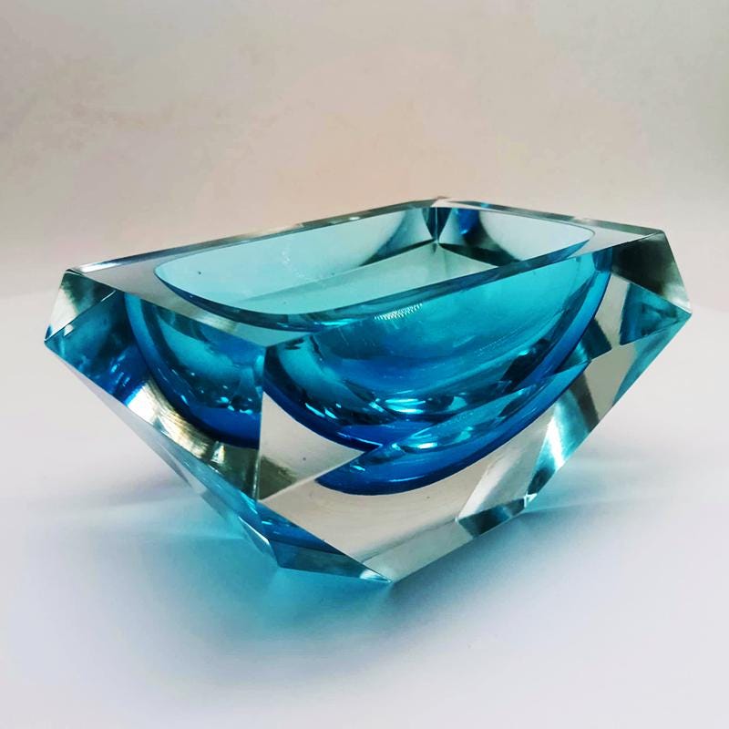 1960s Stunning Rectangular Multifaceted Ashtray or Catch-all in Murano Glass by Flavio Poli for Seguso. Made in Italy.