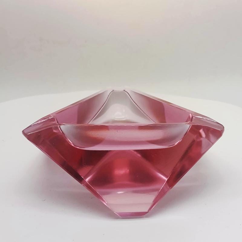 1960s Pink Multifaceted Ashtray or Catch-all in Murano Glass. Made in Italy.