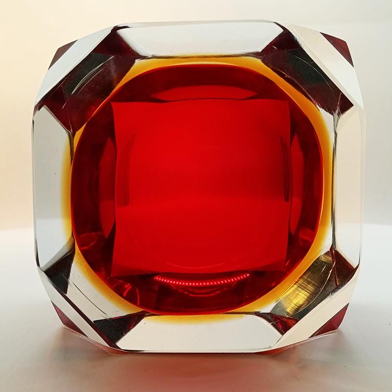 1960s Square Multifaceted Ashtray or Catch-all in Murano Glass by Flavio Poli for Seguso. Made in Italy.