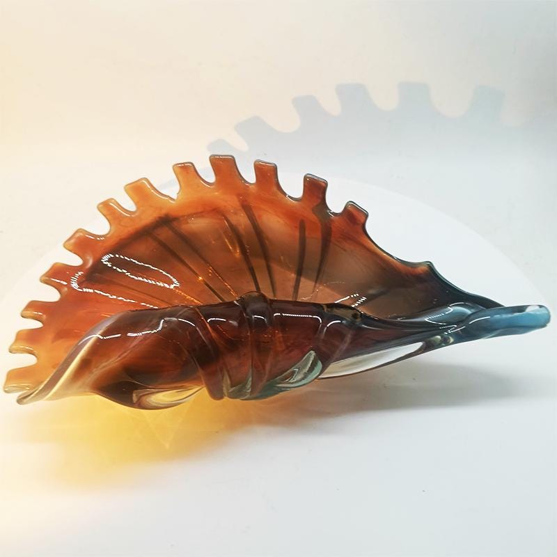 1960s Large Shell Sculpure in Hand - Worked Murano Glass. Made in Italy . 34 cm. / 13.38 inches.