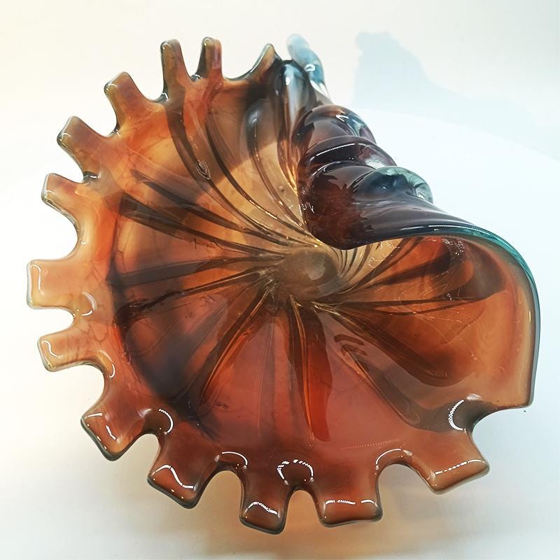 1960s Large Shell Sculpure in Hand - Worked Murano Glass. Made in Italy . 34 cm. / 13.38 inches.