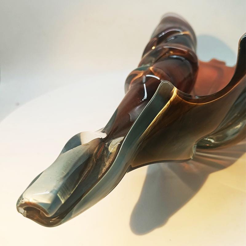 1960s Large Shell Sculpure in Hand - Worked Murano Glass. Made in Italy . 34 cm. / 13.38 inches.