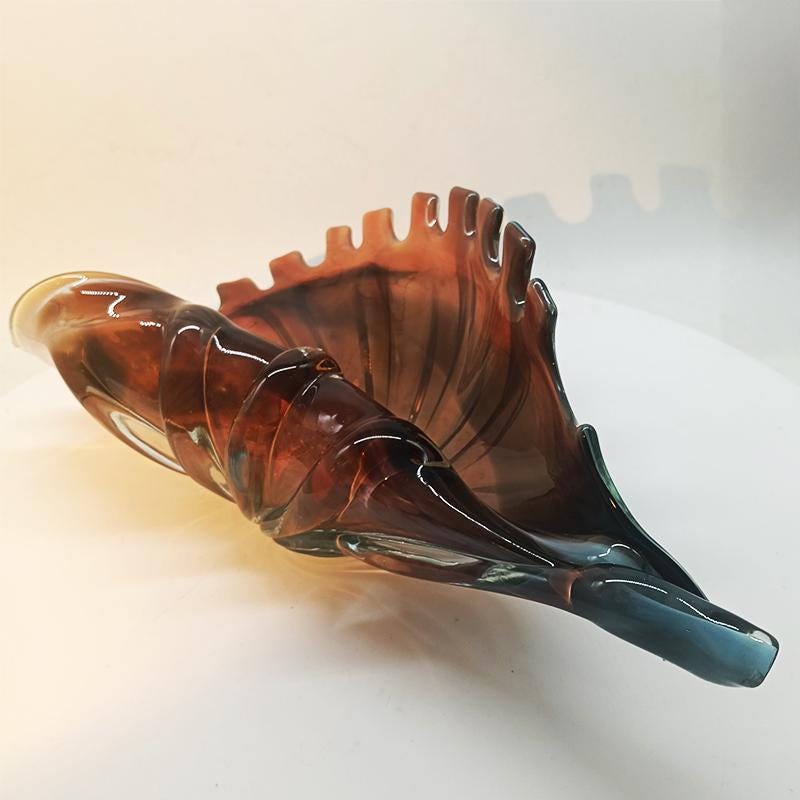 1960s Large Shell Sculpure in Hand - Worked Murano Glass. Made in Italy . 34 cm. / 13.38 inches.