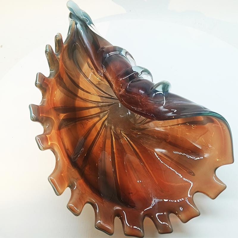 1960s Large Shell Sculpure in Hand - Worked Murano Glass. Made in Italy . 34 cm. / 13.38 inches.