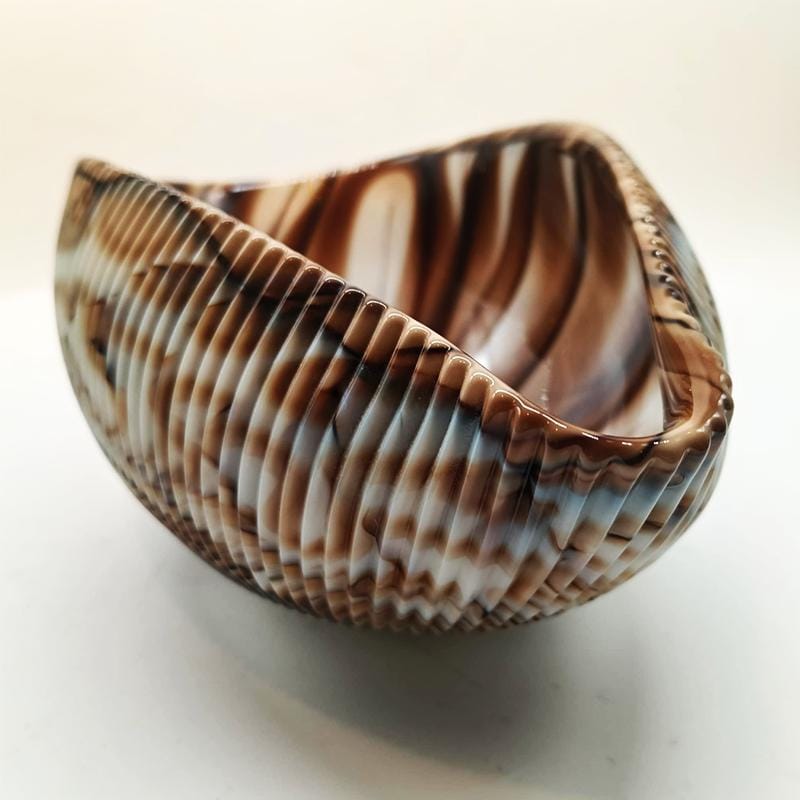 1970s Shell Ashtray - Empty Pocket in hand-worked Murano Art Glass. Made in Italy . Original Label - 18 cm / 7.08 inches.