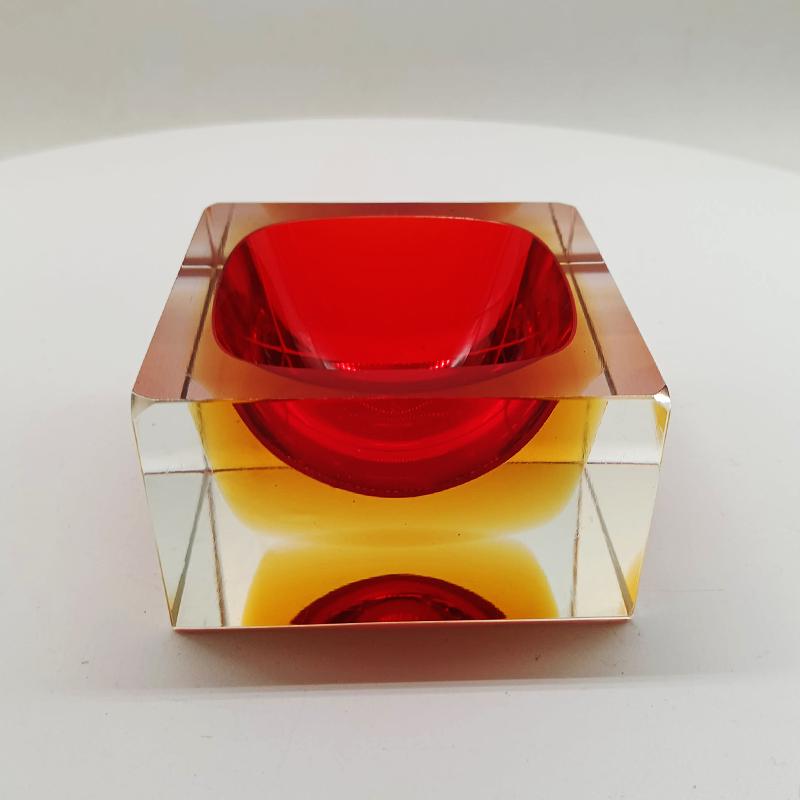 1960s Stunning Handcrafted Square Ashtray or Catch-all in Murano Glass by Flavio Poli for Seguso.