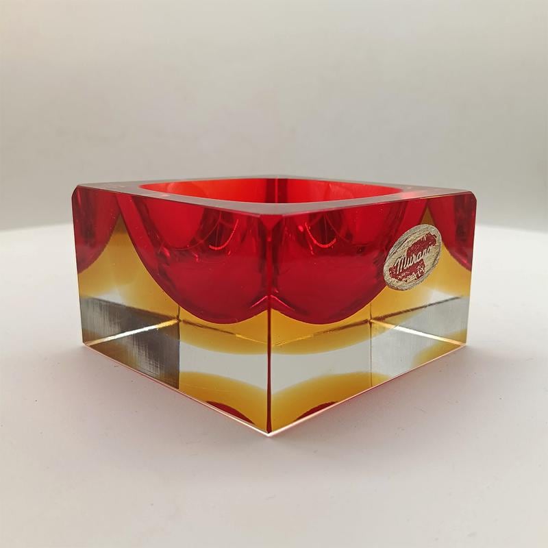 1960s Stunning Handcrafted Square Ashtray or Catch-all in Murano Glass by Flavio Poli for Seguso.