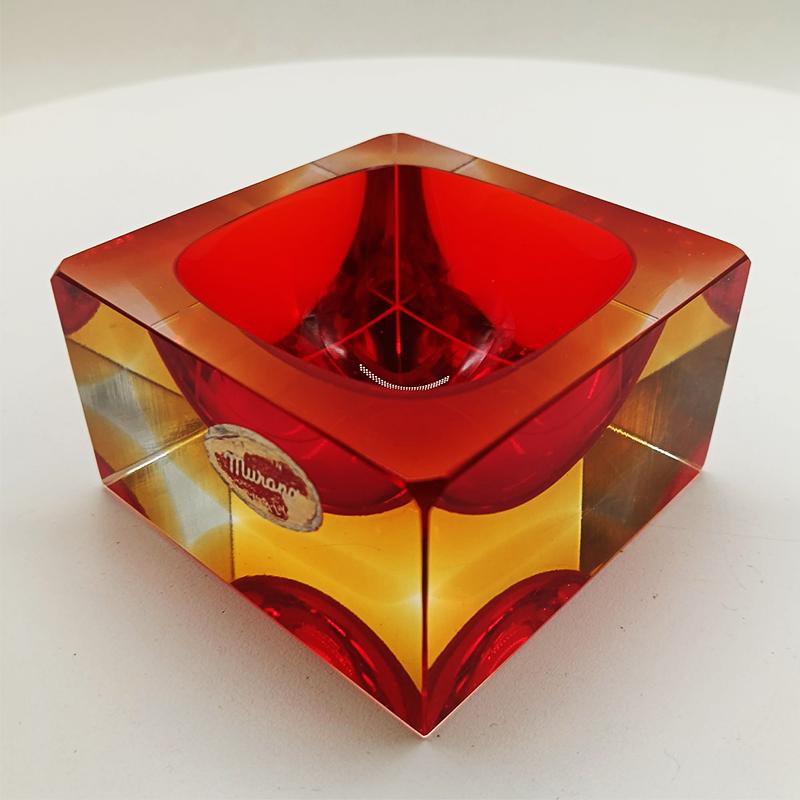 1960s Stunning Handcrafted Square Ashtray or Catch-all in Murano Glass by Flavio Poli for Seguso.