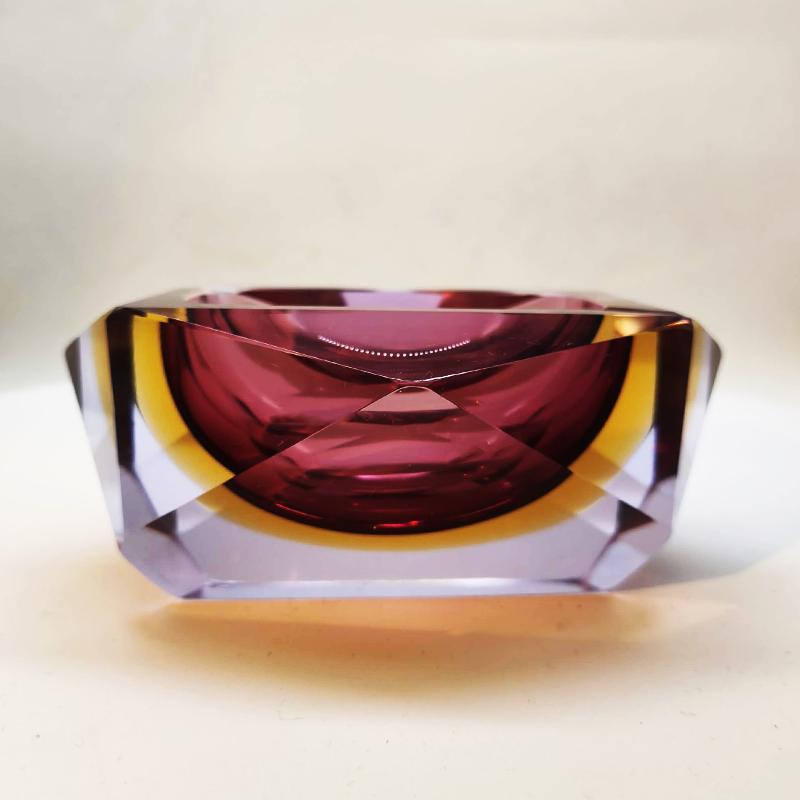 1960s Rare Purple Rectangular Multifaceted Ashtray or Catch-all in Murano Glass by Flavio Poli for Seguso. Made in Italy.