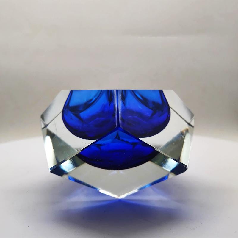 1960s Stunning Blue Ashtray or Catch-all in Murano Glass by Flavio Poli for Seguso.