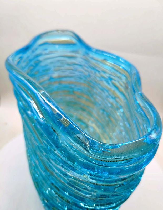 Mid-Century Stunning Vase in hand-worked Murano glass by Sergio Costantini with the rare Original certificate. Made in Murano, Italy.